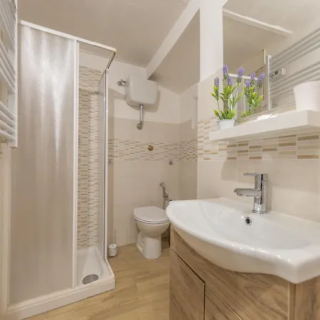 Apartment Aura 18 *
